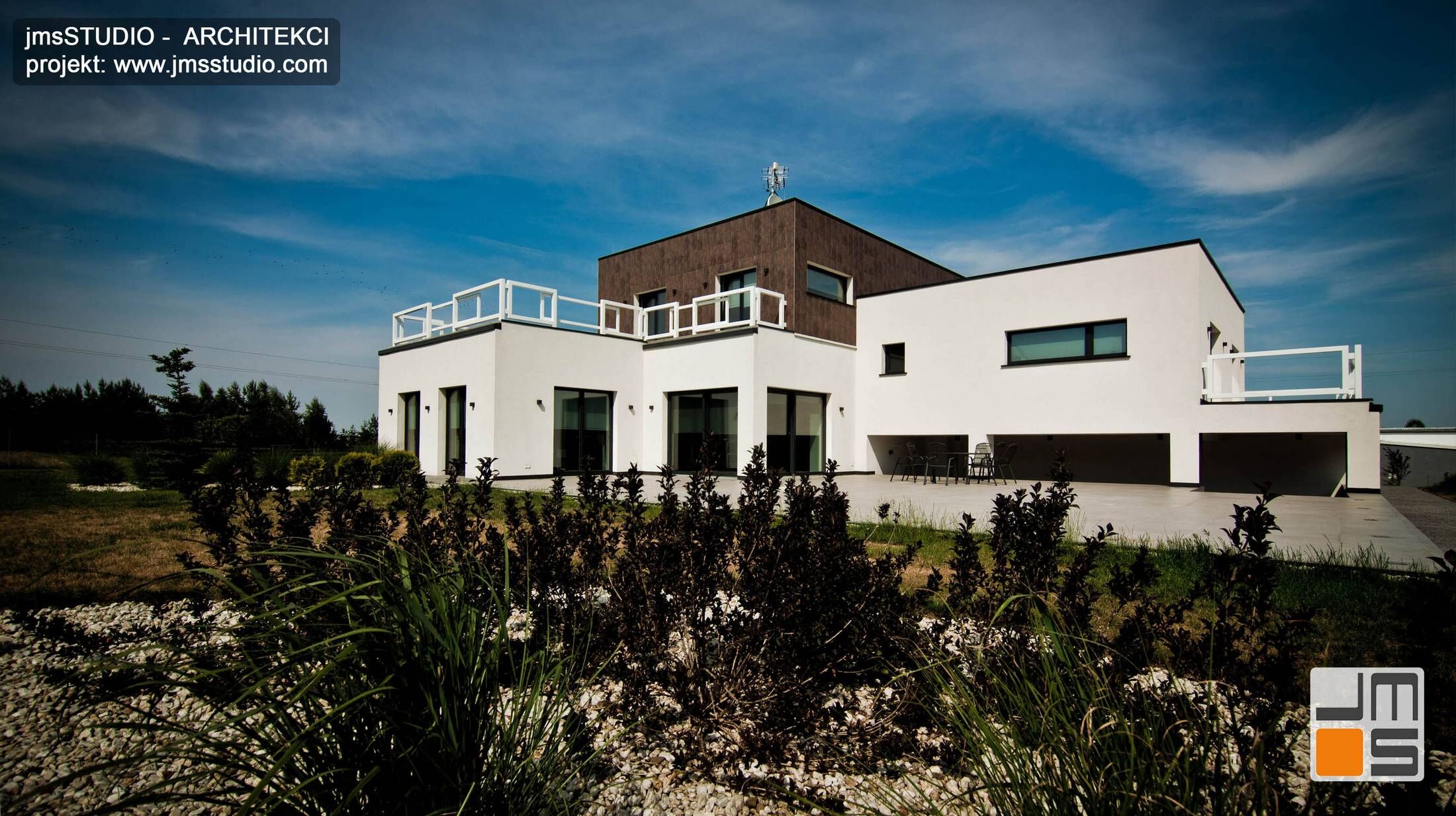 Architekt Kraków projekt dużego ekskluzywnego domu nowoczesny dom z dużymi oknami pod Poznaniem projekt elewacji ogrodowej