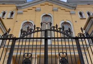 Synagoga w Radzanowie jako nowy oddział Muzeum Mazowieckiego po podpisaniu umowy o użyczenie