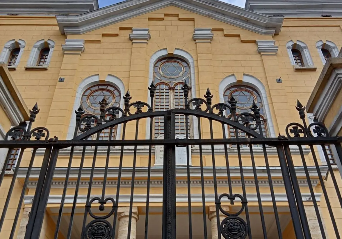 Synagoga w Radzanowie jako nowy oddział Muzeum Mazowieckiego po podpisaniu umowy o użyczenie