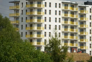 Wizualizacja nowego sześciokondygnacyjnego budynku mieszkalnego przy ul. Męcińskiej 10/14 na Pradze-Południe