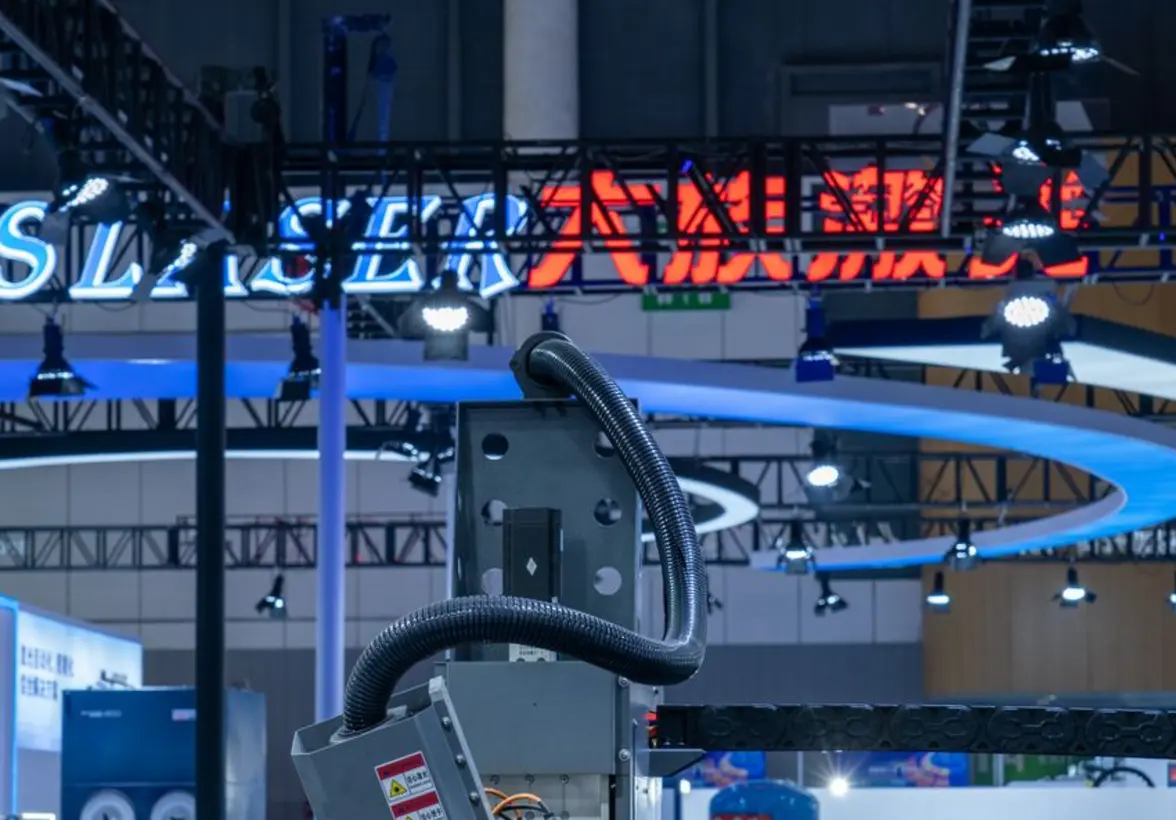 Stoiska targowe podczas EXPOBUD 2026 w PreZero Arenie Gliwice, prezentacja nowoczesnych materiałów budowlanych i domów modułowych